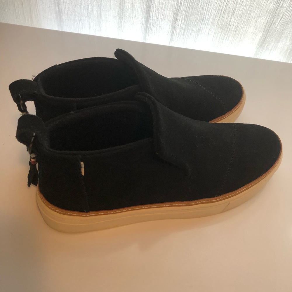 Toms Paxton Mid Top Slip on Sneaker Black Size 6.5